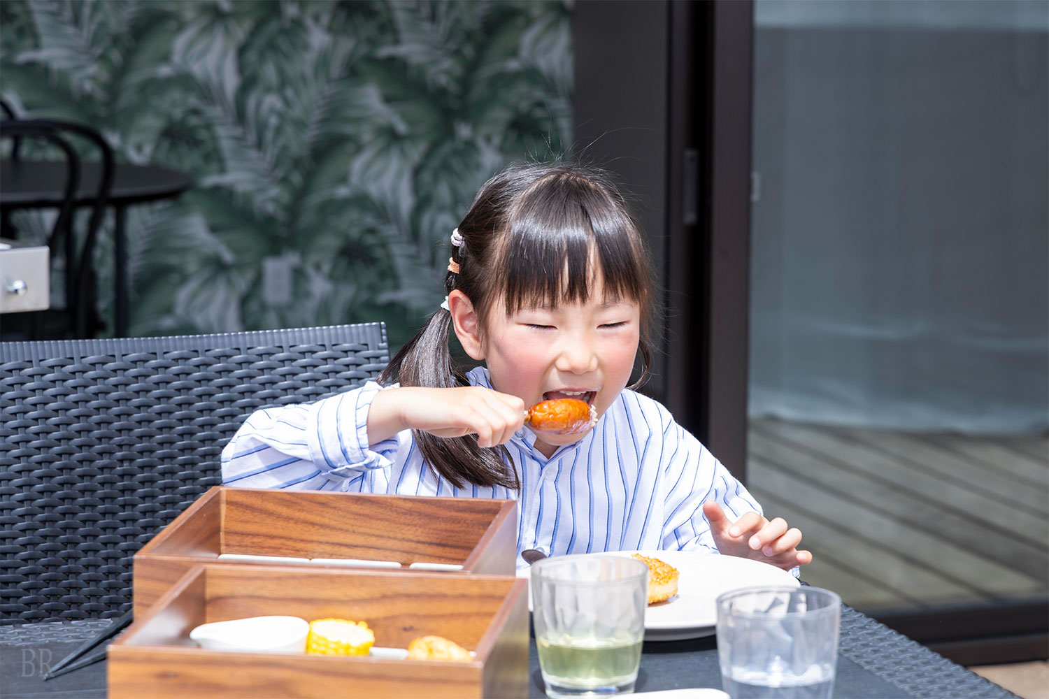 夕食でBBQを楽しむ